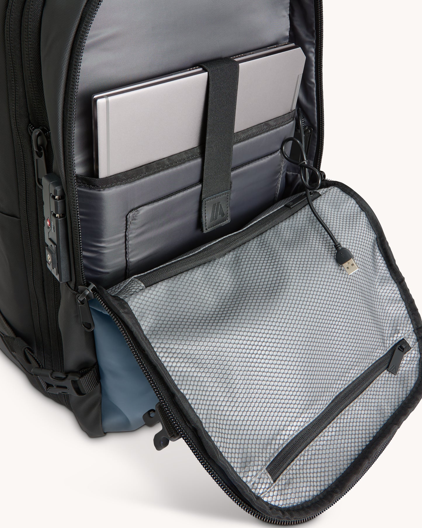 MAX (Carry-On)