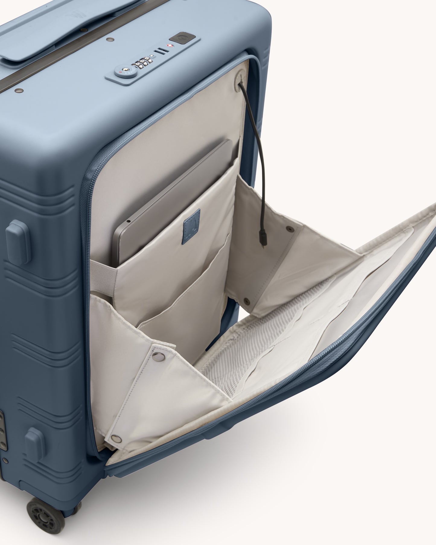NEXT (Carry-On)