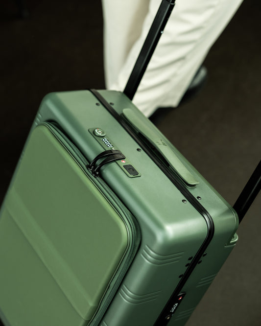 NEXT (Carry-On)